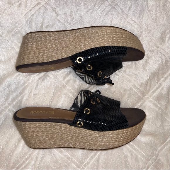 Adorable black cork Sperry wedges size 9 - Picture 3 of 4